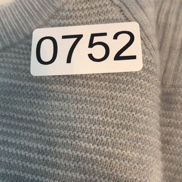 Lululemon Sweater Pullover Womens 8 Gray Crew Neck Long Sleeve Running Yoga - Picture 11 of 11